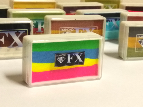 Farba do malowania twarzy i ciała Diamond FX Split Cake 28 g NEON RAINBOW Farba do malowania twarzy i ciała Diamond FX Split Cake 28 g NEON RAINBOW
