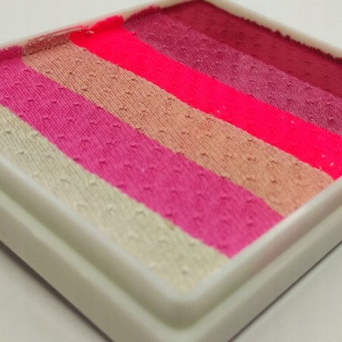 Farba do malowania twarzy i ciała Diamond FX Split Cake 50g Pink Passion Farba do malowania twarzy i ciała Diamond FX Split Cake 50g Pink Passion