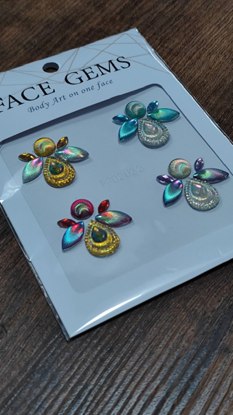 Naklejki błyszczące kryształki kolorowe 3D na twarz Face Gems Naklejki błyszczące kryształki kolorowe 3D na twarz Face Gems